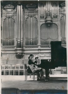 Аида в Большом зале консерватории (за 1-м роялем)